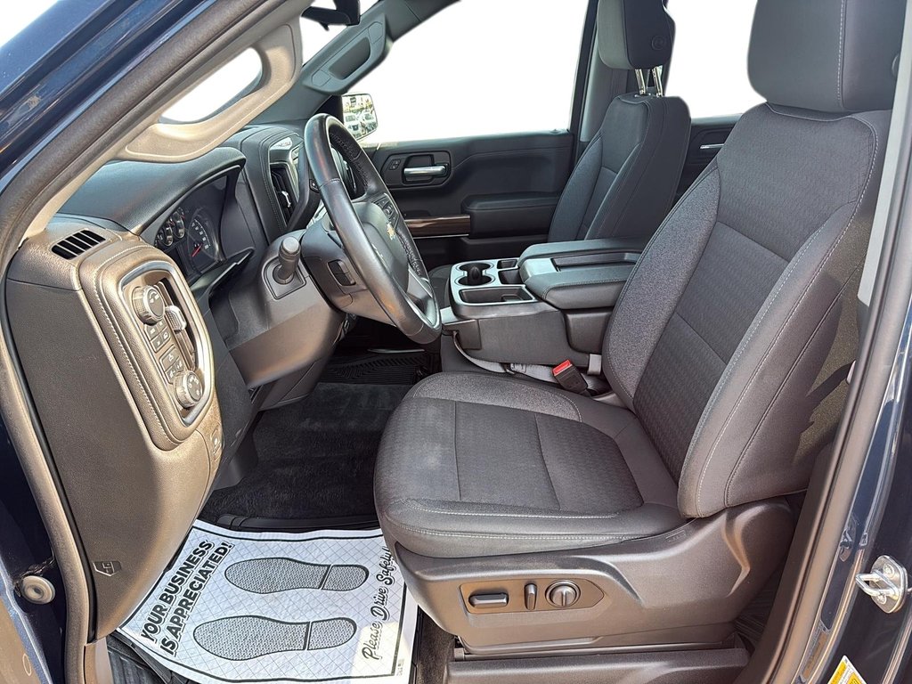 2021 Chevrolet Silverado 1500 Crew Cab 4x4 LT / Standard Box in Stratford, Ontario - 7 - w1024h768px