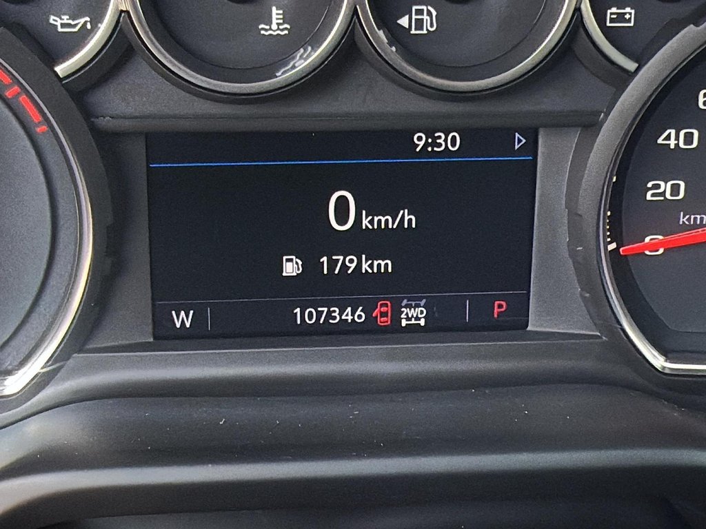2021 Chevrolet Silverado 1500 Crew Cab 4x4 LT / Standard Box in Stratford, Ontario - 11 - w1024h768px