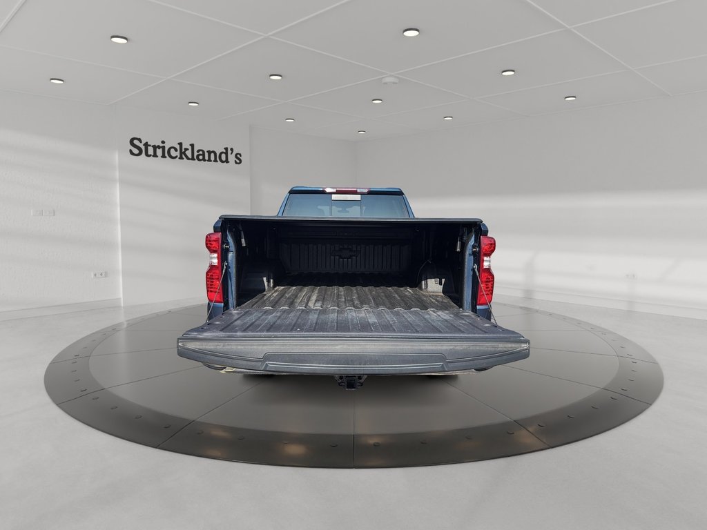 2021 Chevrolet Silverado 1500 Crew Cab 4x4 LT / Standard Box in Stratford, Ontario - 14 - w1024h768px