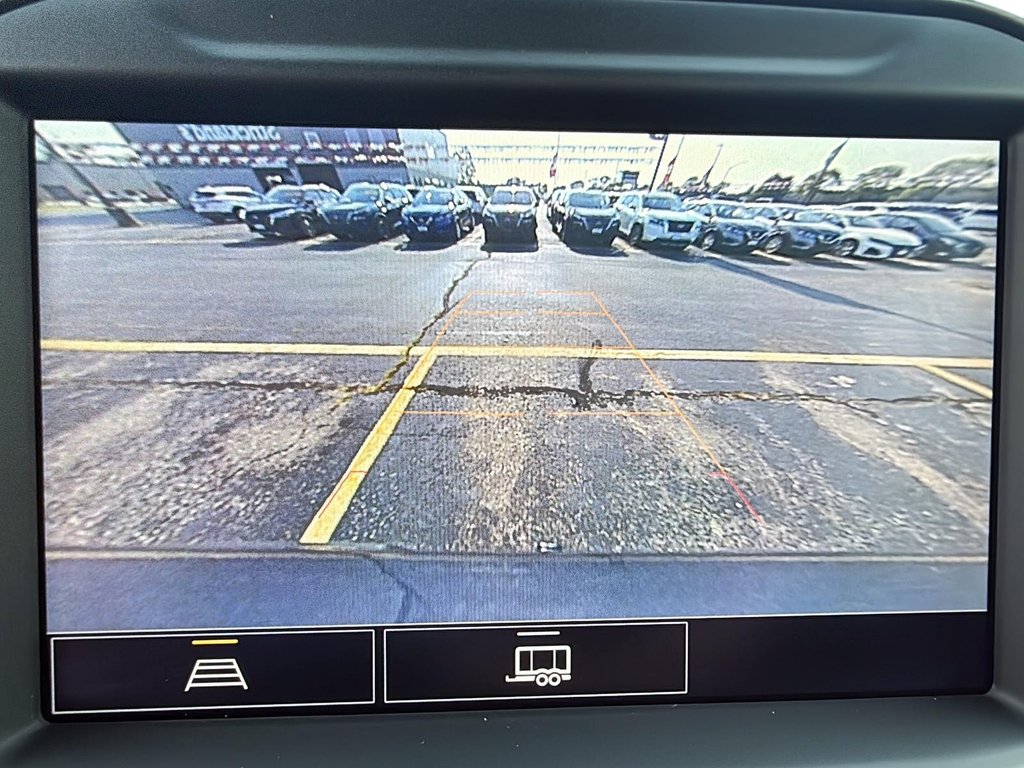 2021 Chevrolet Silverado 1500 Crew Cab 4x4 LT / Standard Box in Stratford, Ontario - 15 - w1024h768px