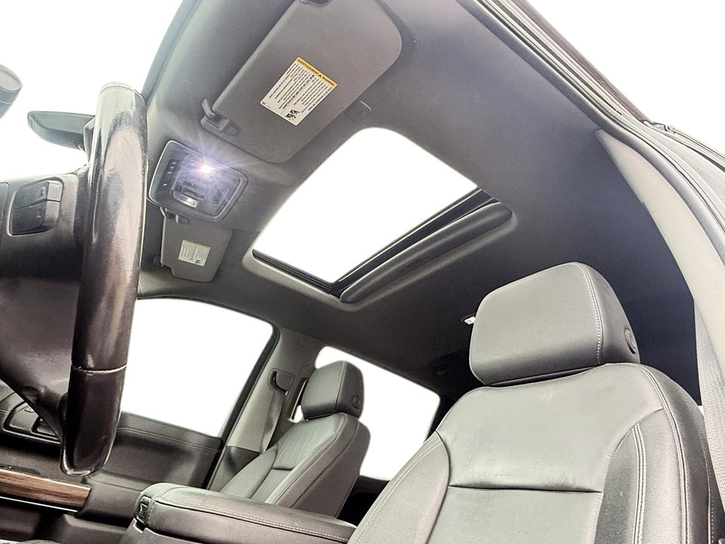 2021 Chevrolet Silverado 1500 Crew Cab 4x4 LT Trail Boss / Standard Box in Stratford, Ontario - 15 - w1024h768px