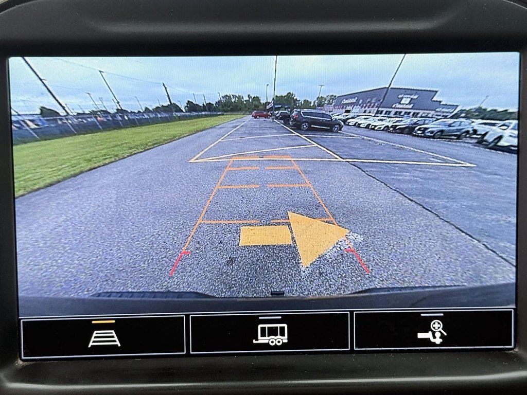 2021 Chevrolet Silverado 1500 Crew Cab 4x4 LT Trail Boss / Standard Box in Stratford, Ontario - 16 - w1024h768px