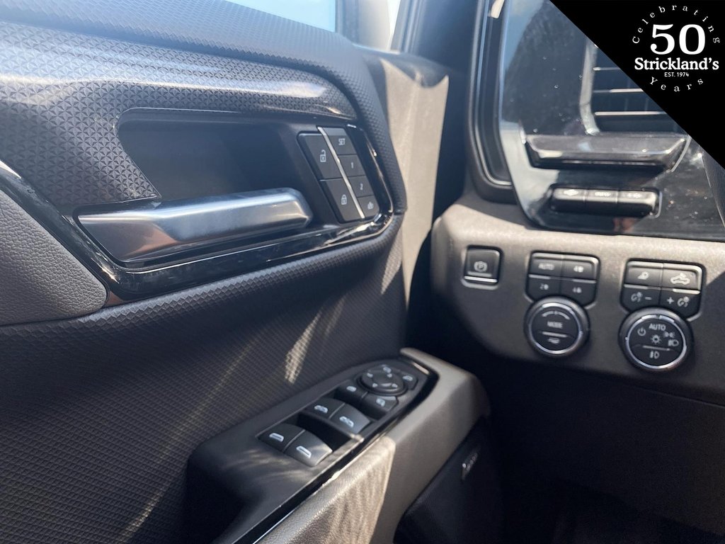 2022  Silverado 1500 Crew Cab 4x4 ZR2 / Short Box in Stratford, Ontario - 12 - w1024h768px