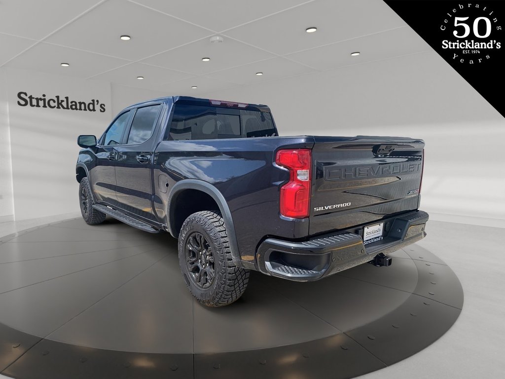 2022  Silverado 1500 Crew Cab 4x4 ZR2 / Short Box in Stratford, Ontario - 4 - w1024h768px