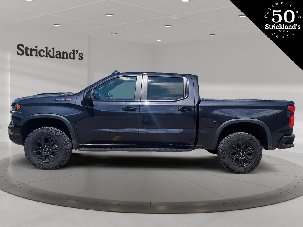 2022  Silverado 1500 Crew Cab 4x4 ZR2 / Short Box in Stratford, Ontario - 5 - w1024h768px