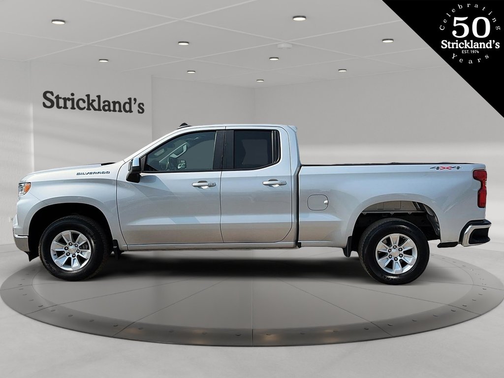 2022  Silverado 1500 Crew Cab 4x4 LT / Short Box in Stratford, Ontario - 5 - w1024h768px