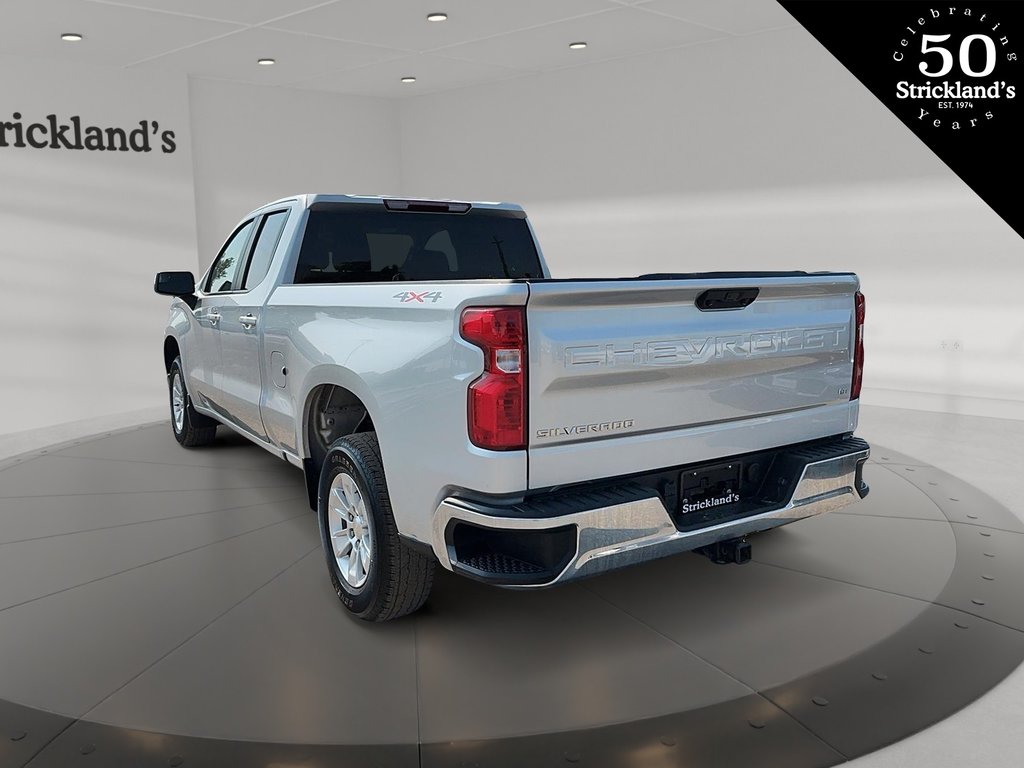 2022  Silverado 1500 Crew Cab 4x4 LT / Short Box in Stratford, Ontario - 4 - w1024h768px