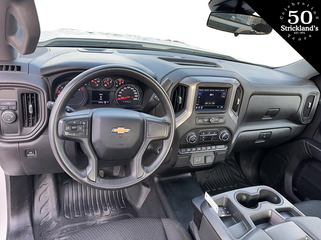 2022  Silverado 1500 Regular Cab 4x2 WT / Long Box in Stratford, Ontario - 8 - w1024h768px