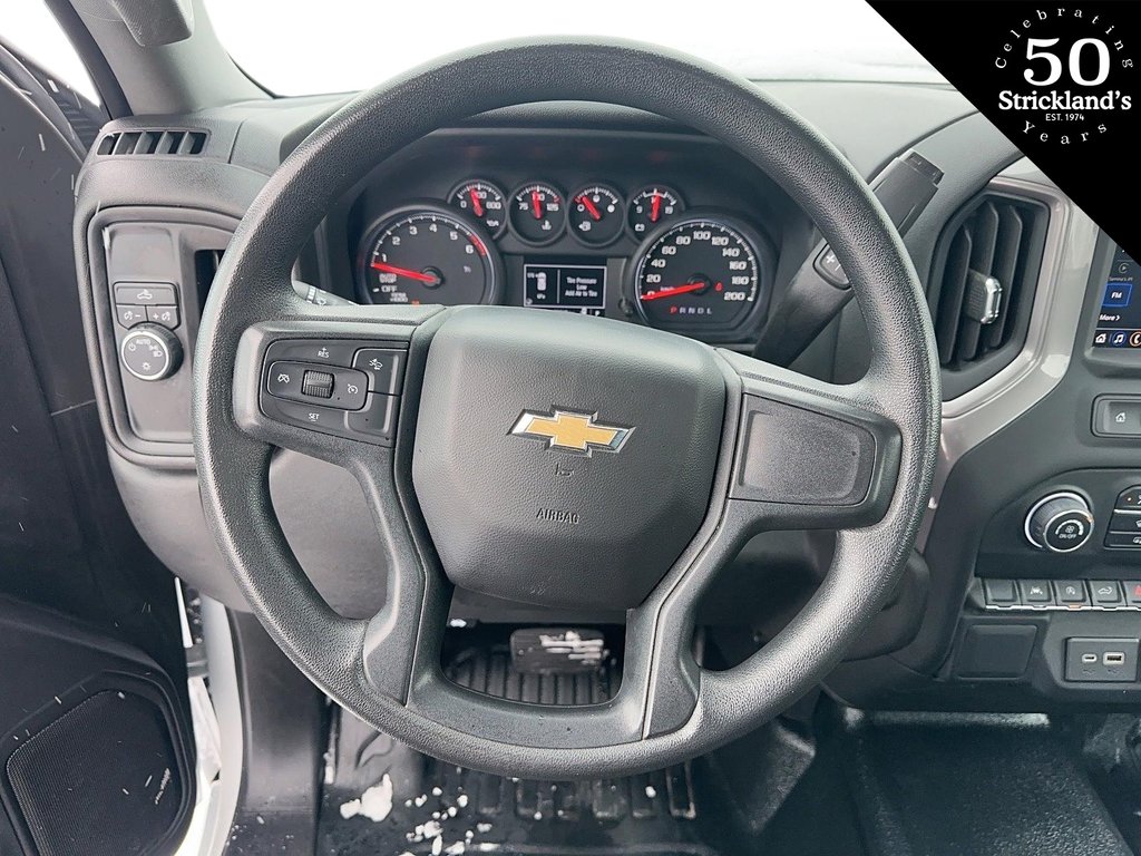 2022 Chevrolet Silverado 1500 Regular Cab 4x2 WT / Long Box in Stratford, Ontario - 10 - w1024h768px