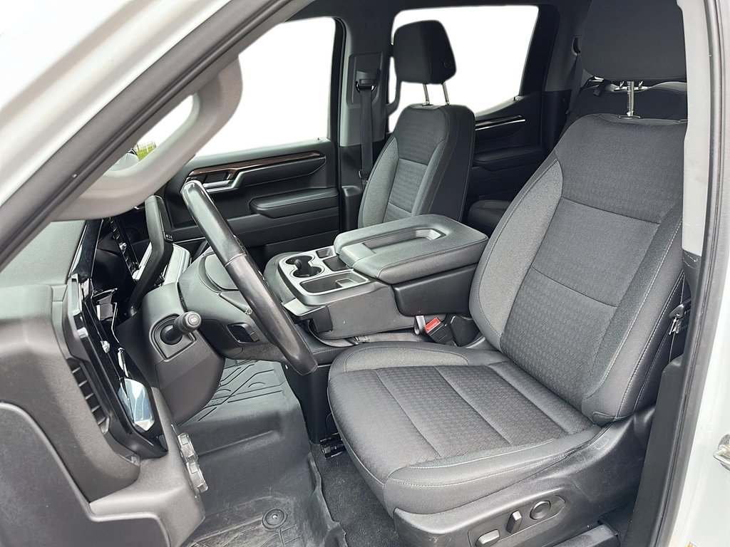 2022 Chevrolet Silverado 1500 Crew Cab 4x4 RST / Standard Box in Stratford, Ontario - 7 - w1024h768px
