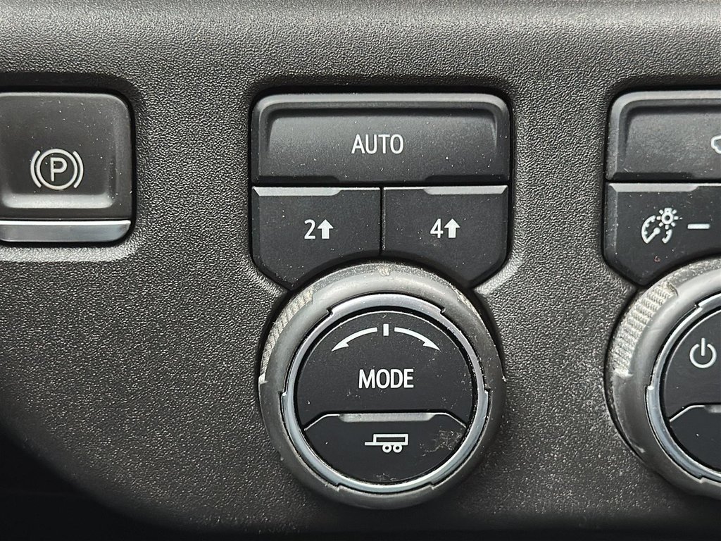 2022 Chevrolet Silverado 1500 Crew Cab 4x4 RST / Standard Box in Stratford, Ontario - 14 - w1024h768px
