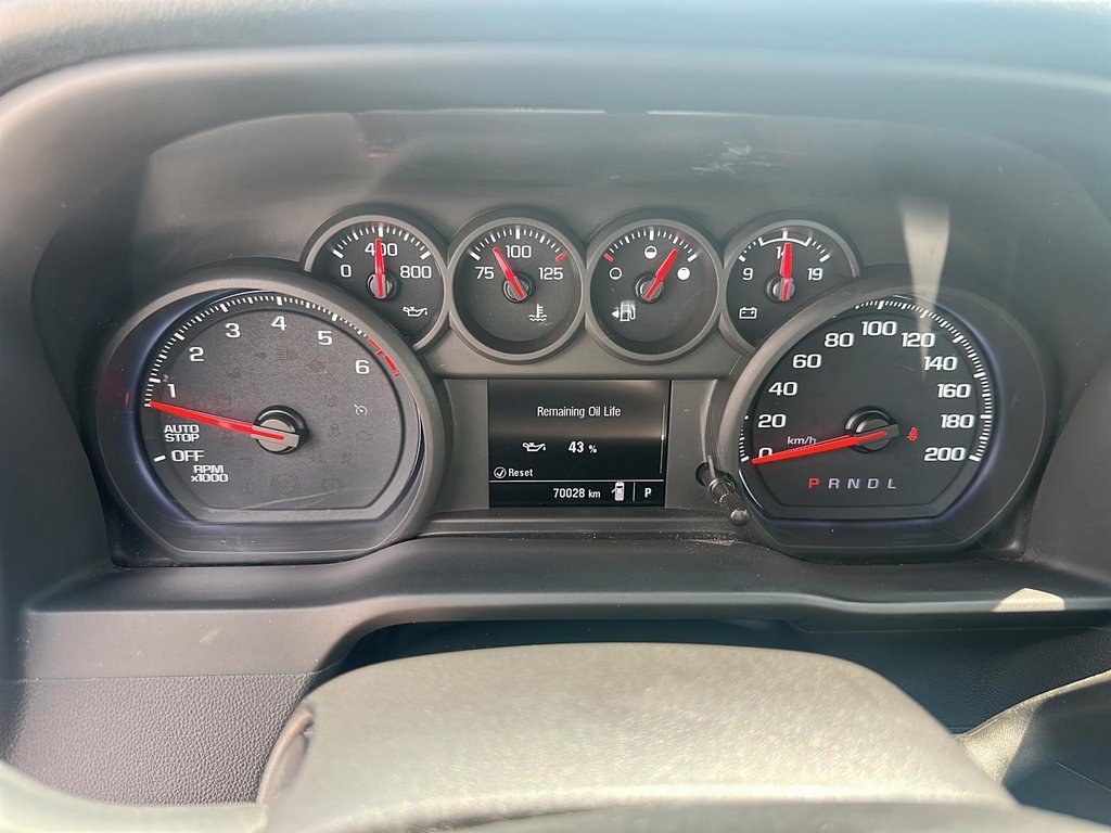 2022 Chevrolet Silverado 1500 Regular Cab 4x2 WT / Long Box in Stratford, Ontario - 12 - w1024h768px