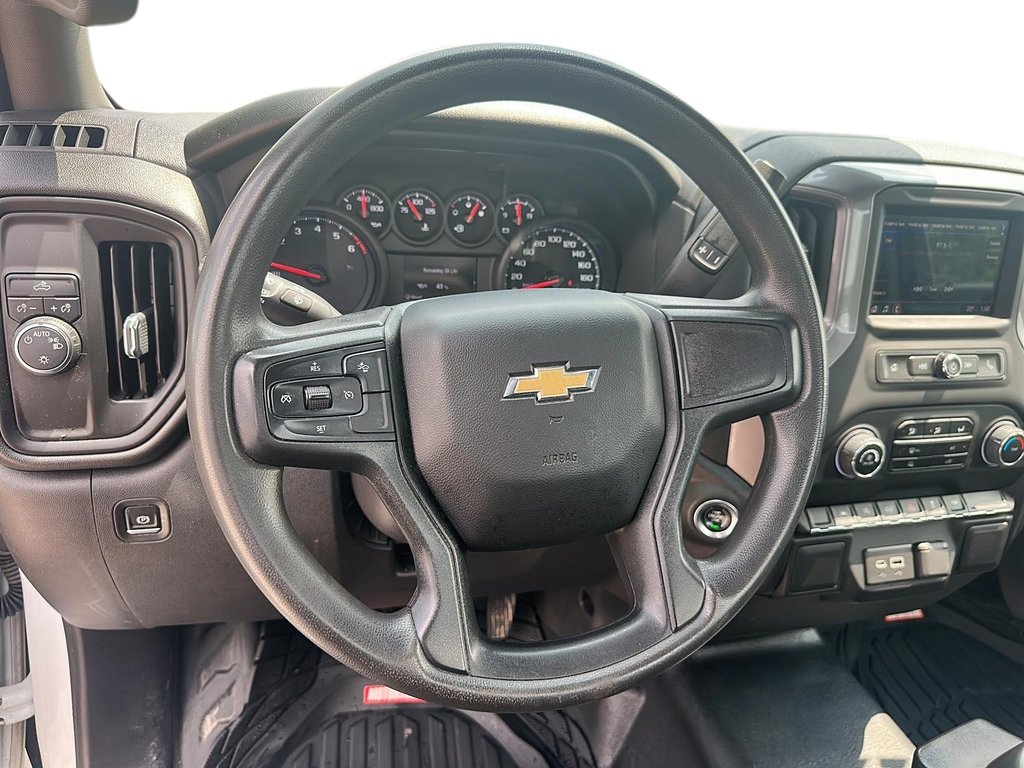 2022 Chevrolet Silverado 1500 Regular Cab 4x2 WT / Long Box in Stratford, Ontario - 10 - w1024h768px