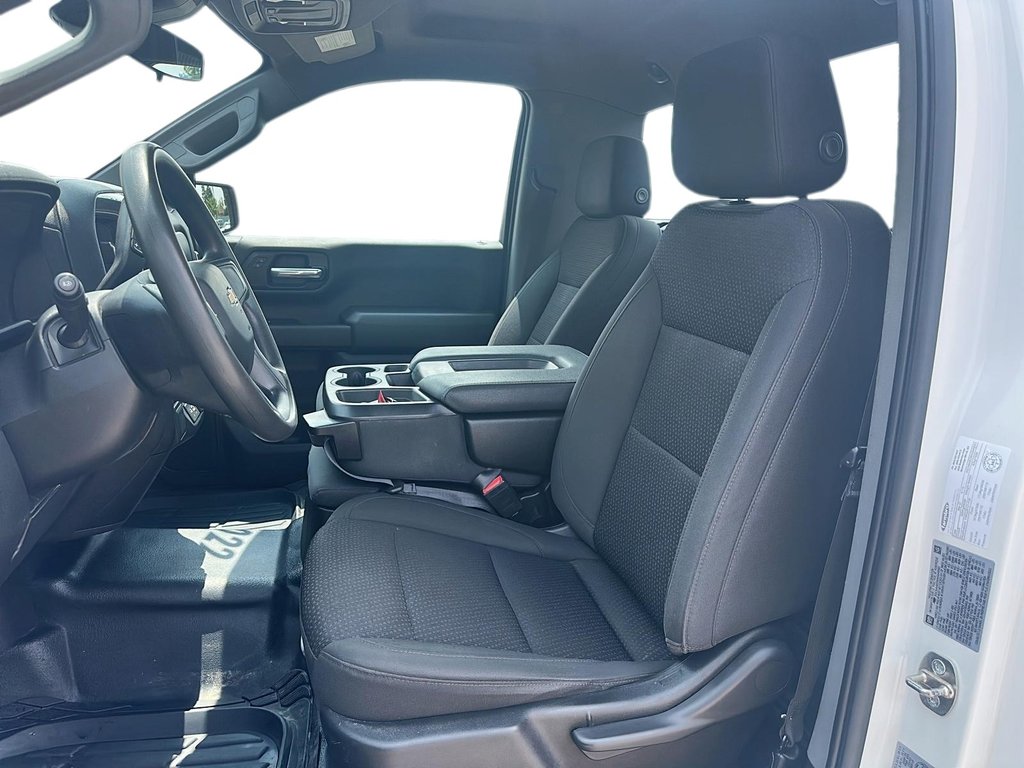 2022 Chevrolet Silverado 1500 Regular Cab 4x2 WT / Long Box in Stratford, Ontario - 7 - w1024h768px