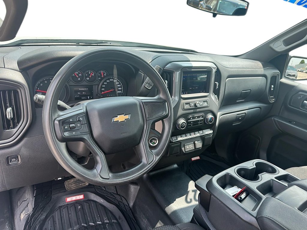 2022 Chevrolet Silverado 1500 Regular Cab 4x2 WT / Long Box in Stratford, Ontario - 8 - w1024h768px