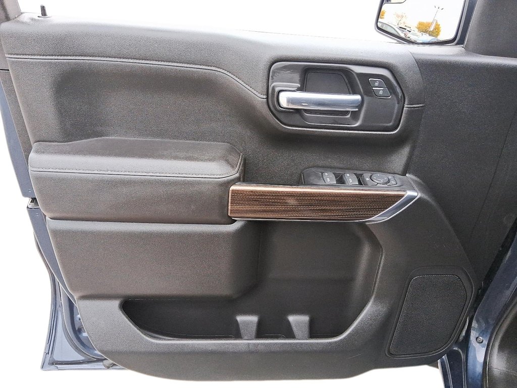 2022 Chevrolet Silverado 1500 Ltd Crew Cab 4x4 Rst / Standard Box in Stratford, Ontario - 11 - w1024h768px