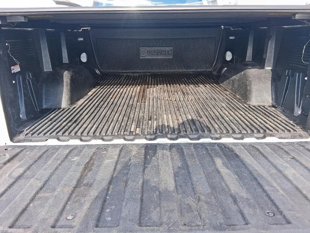 2022 Chevrolet Silverado 1500 Crew Cab 4x4 WT / Standard Box in Stratford, Ontario - 18 - w1024h768px