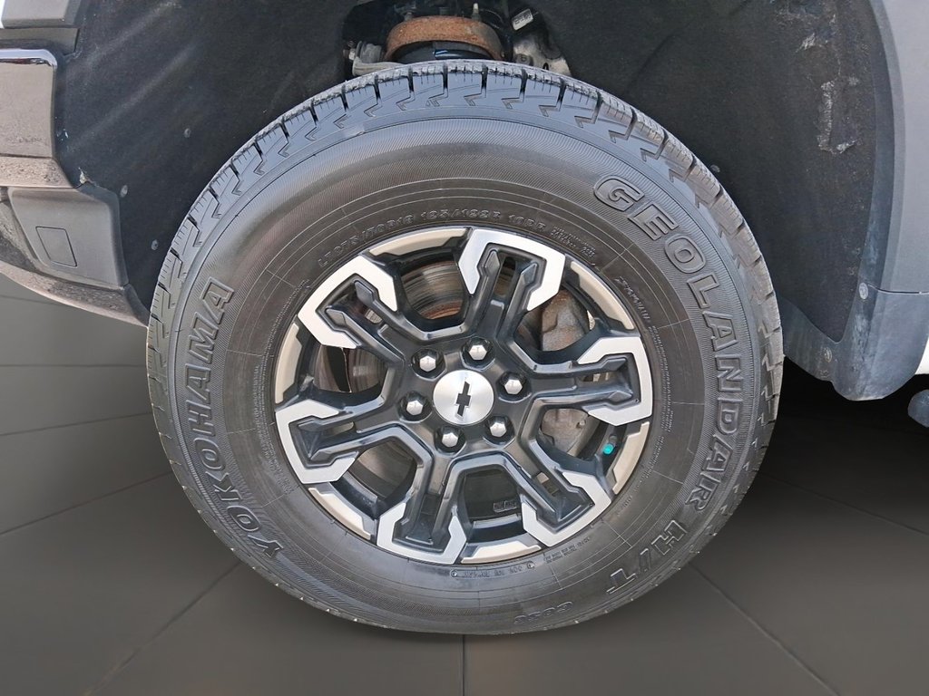 2022 Chevrolet Silverado 1500 Crew Cab 4x4 ZR2 / Short Box in Stratford, Ontario - 7 - w1024h768px