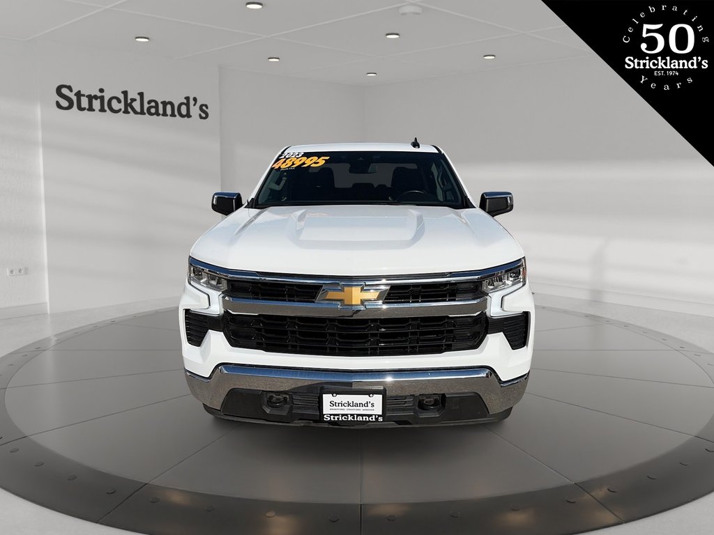 2023  Silverado 1500 Crew Cab 4x4 LT / Standard Box in Stratford, Ontario - 2 - w1024h768px