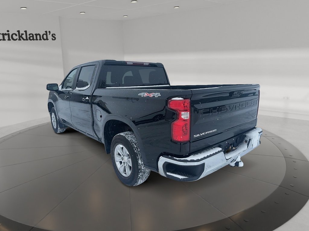 2023 Chevrolet Silverado 1500 Crew Cab 4x4 LT / Standard Box in Stratford, Ontario - 4 - w1024h768px