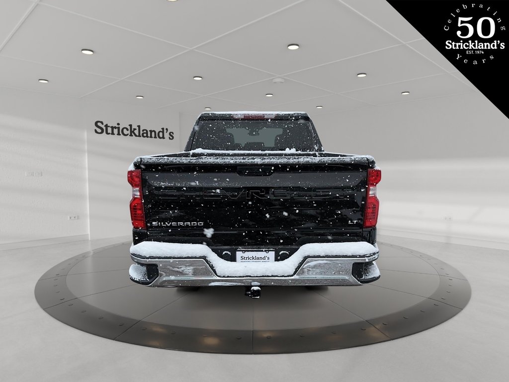 2023  Silverado 1500 Crew Cab 4x4 LT / Standard Box in Stratford, Ontario - 3 - w1024h768px