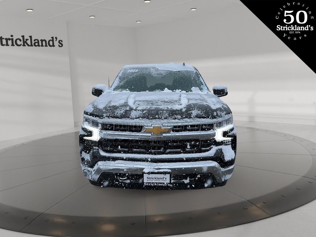 2023  Silverado 1500 Crew Cab 4x4 LT / Standard Box in Stratford, Ontario - 2 - w1024h768px