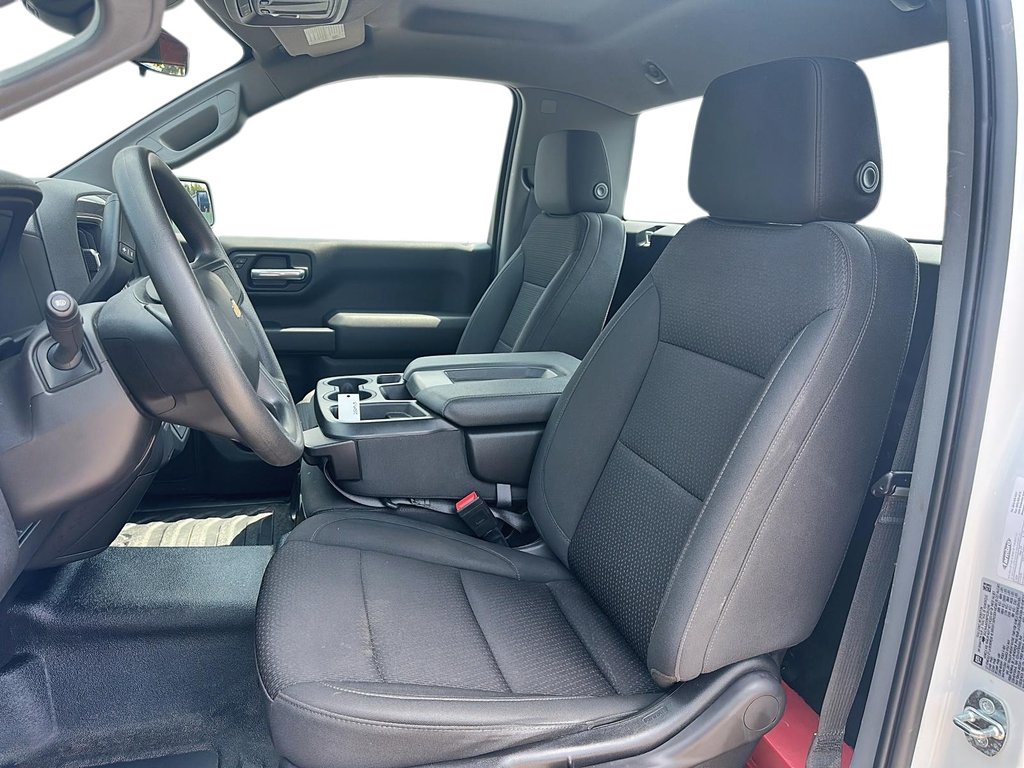 2023 Chevrolet Silverado 1500 Regular Cab 4x2 WT / Long Box in Stratford, Ontario - 7 - w1024h768px