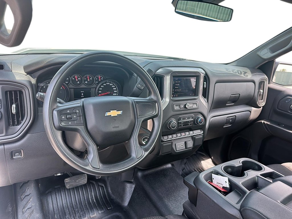 2023 Chevrolet Silverado 1500 Regular Cab 4x2 WT / Long Box in Stratford, Ontario - 8 - w1024h768px