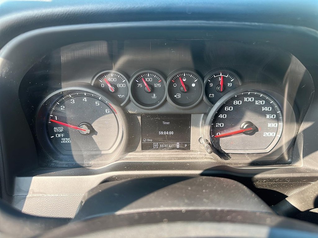 2023 Chevrolet Silverado 1500 Crew Cab 4x4 WT / Standard Box in Stratford, Ontario - 12 - w1024h768px