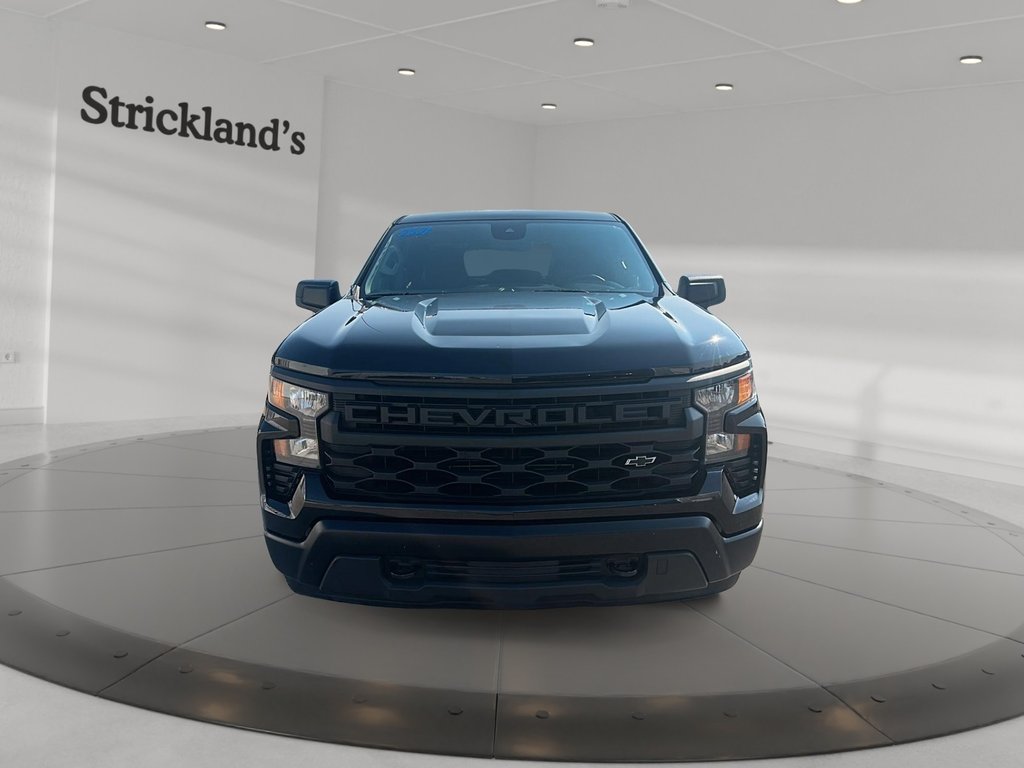 2023 Chevrolet Silverado 1500 Crew Cab 4x4 WT / Standard Box in Stratford, Ontario - 2 - w1024h768px