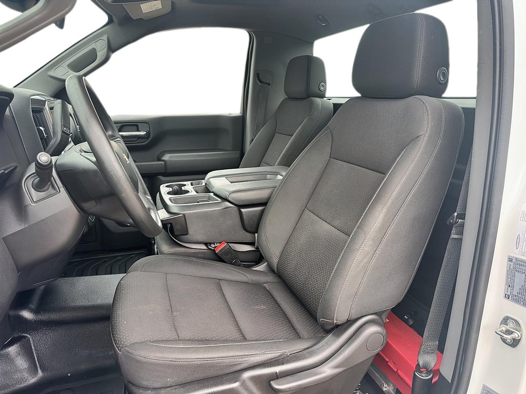 2023 Chevrolet Silverado 1500 Regular Cab 4x2 WT / Long Box in Stratford, Ontario - 7 - w1024h768px
