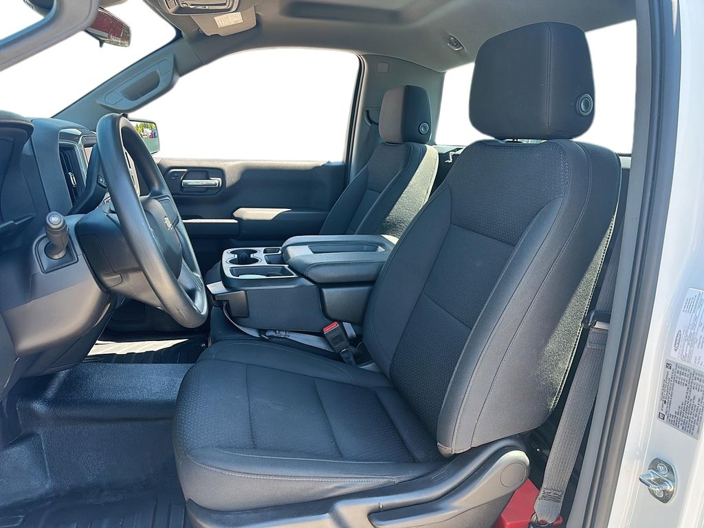 2023 Chevrolet Silverado 1500 Regular Cab 4x2 WT / Long Box in Stratford, Ontario - 7 - w1024h768px