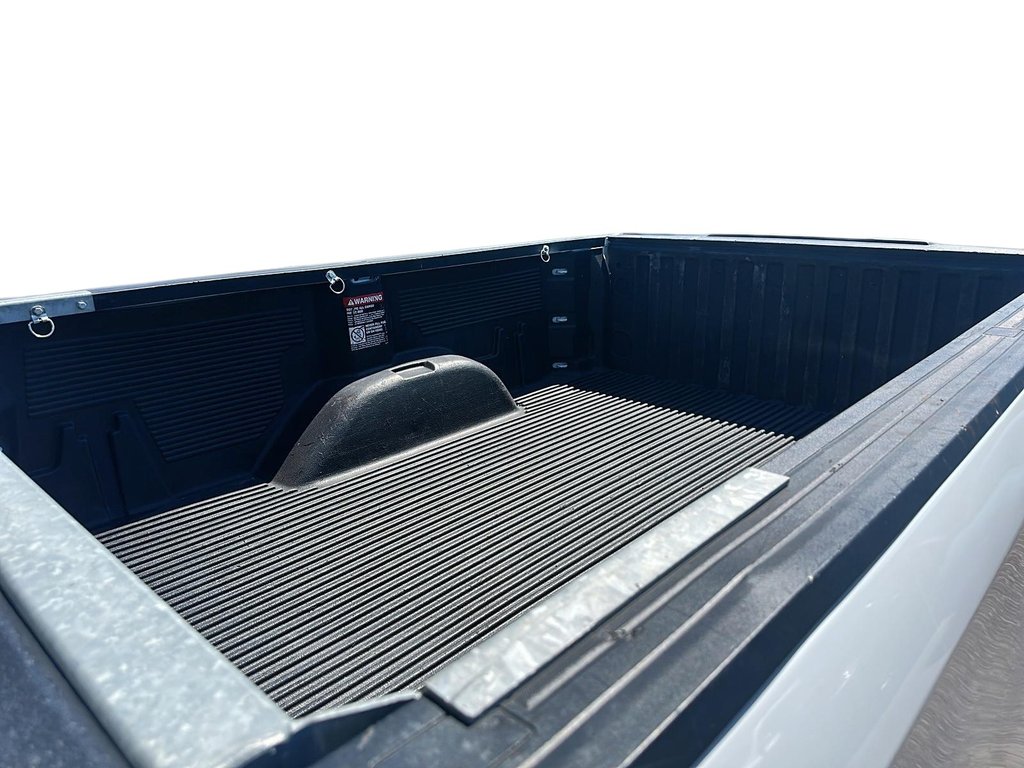 2023 Chevrolet Silverado 1500 Regular Cab 4x2 WT / Long Box in Stratford, Ontario - 14 - w1024h768px