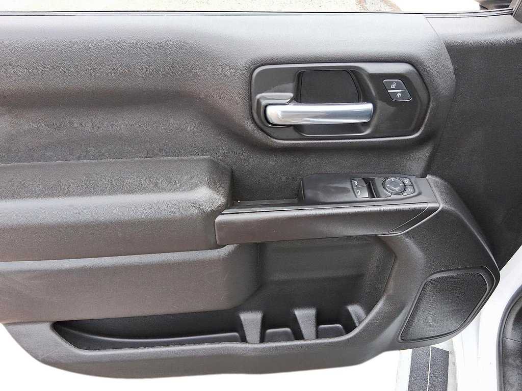 2023 Chevrolet Silverado 1500 Regular Cab 4x2 WT / Long Box in Stratford, Ontario - 10 - w1024h768px