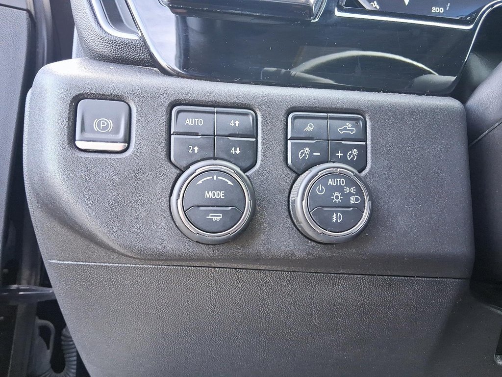 2023 Chevrolet Silverado 1500 Crew Cab 4x4 RST / Standard Box in Stratford, Ontario - 17 - w1024h768px