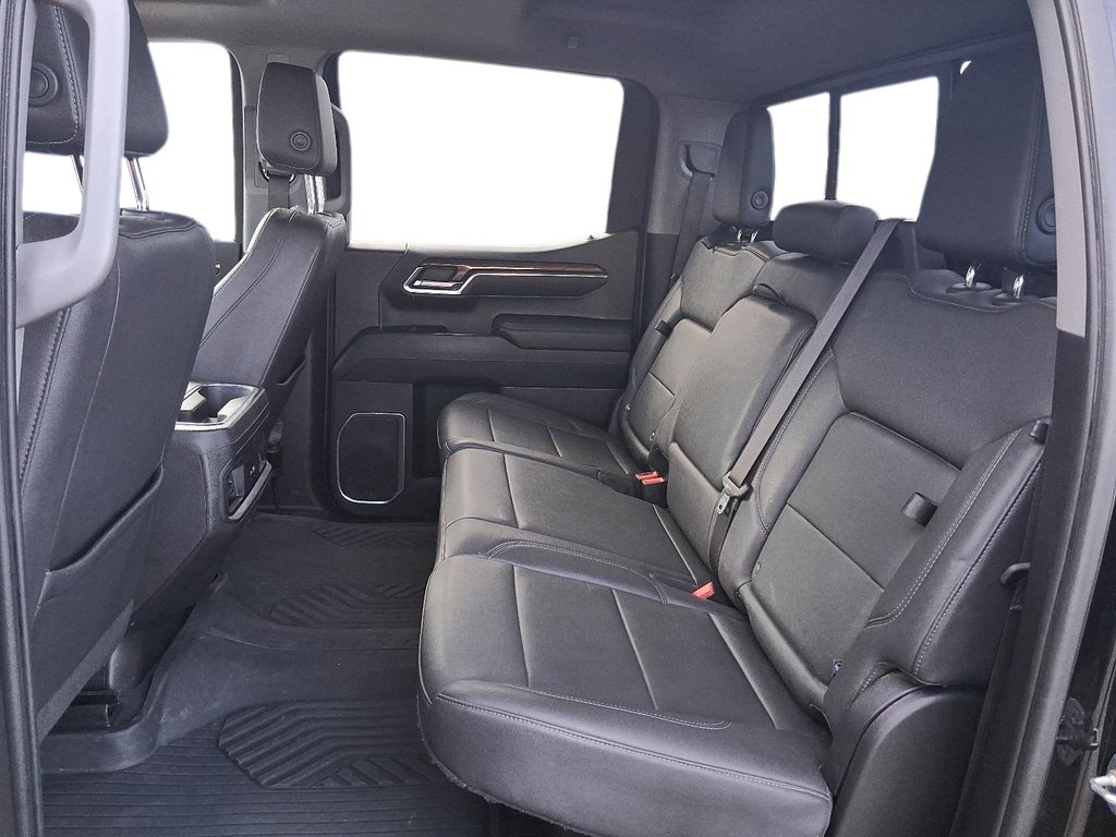 2023 Chevrolet Silverado 1500 Crew Cab 4x4 RST / Standard Box in Stratford, Ontario - 9 - w1024h768px