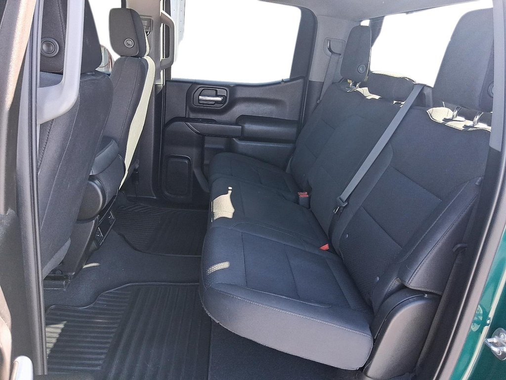 2023 Chevrolet Silverado 1500 Crew Cab 4x4 WT / Standard Box in Stratford, Ontario - 8 - w1024h768px