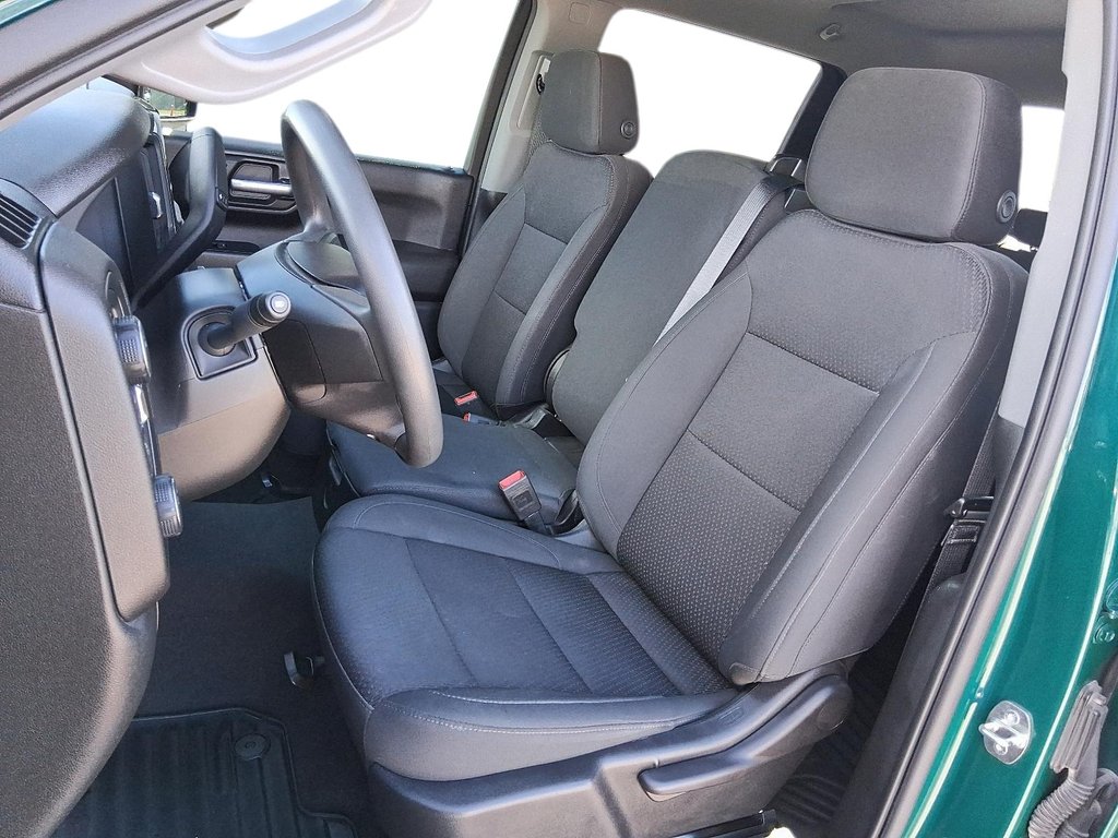 2023 Chevrolet Silverado 1500 Crew Cab 4x4 WT / Standard Box in Stratford, Ontario - 9 - w1024h768px