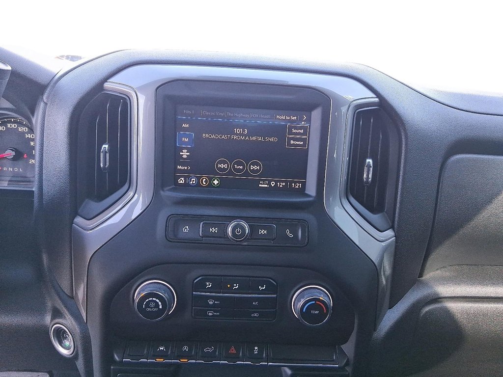 2023 Chevrolet Silverado 1500 Crew Cab 4x4 WT / Standard Box in Stratford, Ontario - 15 - w1024h768px