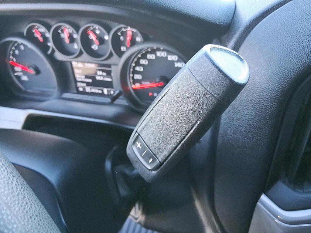 2023 Chevrolet Silverado 1500 Crew Cab 4x4 WT / Standard Box in Stratford, Ontario - 16 - w1024h768px