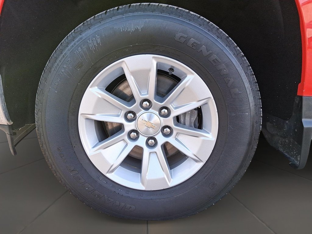 2023 Chevrolet Silverado 1500 Crew Cab 4x4 LT / Short Box in Stratford, Ontario - 6 - w1024h768px