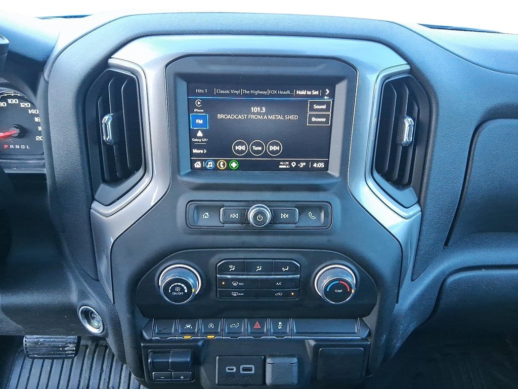 2023 Chevrolet Silverado 1500 Crew Cab 4x4 WT / Standard Box in Stratford, Ontario - 15 - w1024h768px