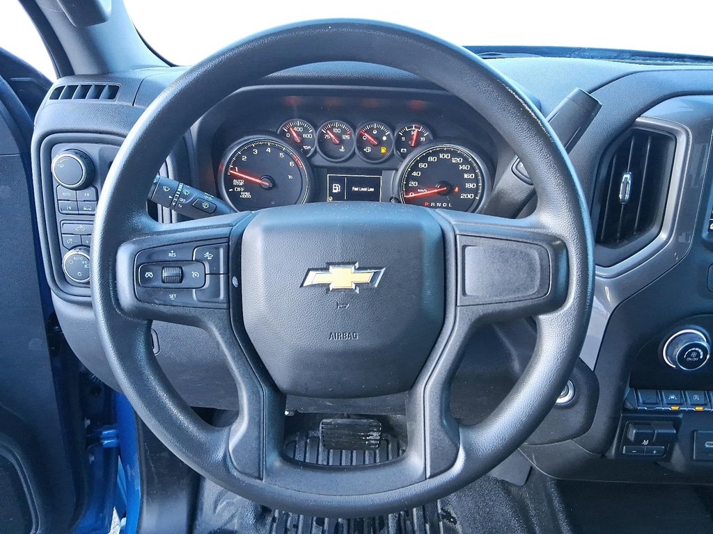 2023 Chevrolet Silverado 1500 Crew Cab 4x4 WT / Standard Box in Stratford, Ontario - 11 - w1024h768px