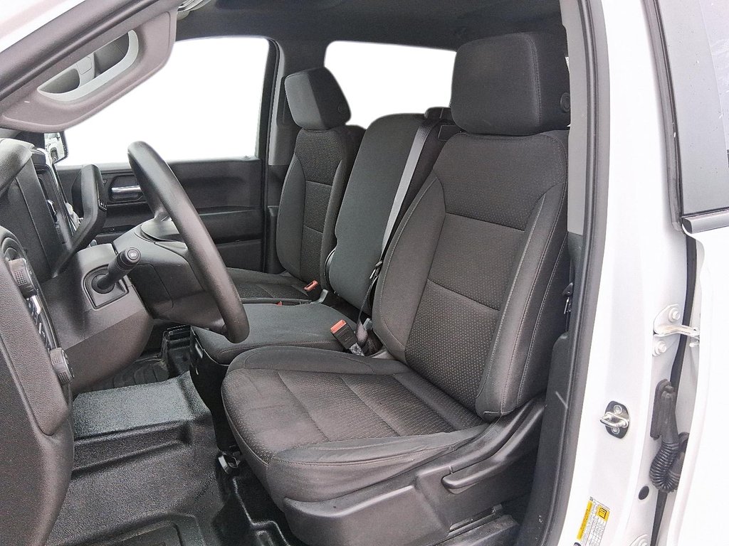 2023 Chevrolet Silverado 1500 Crew Cab 4x4 WT / Standard Box in Stratford, Ontario - 7 - w1024h768px