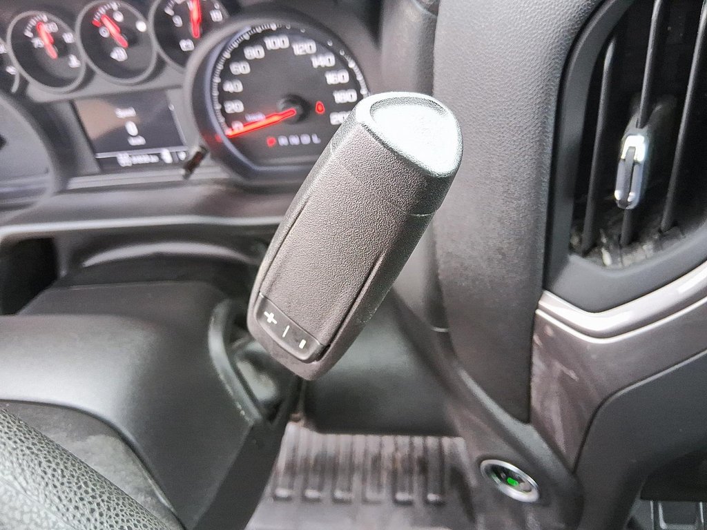 2023 Chevrolet Silverado 1500 Crew Cab 4x4 WT / Standard Box in Stratford, Ontario - 16 - w1024h768px