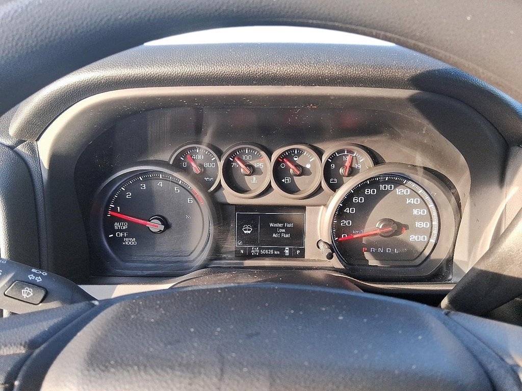 2023 Chevrolet Silverado 1500 Crew Cab 4x4 Custom / Short Box in Stratford, Ontario - 14 - w1024h768px