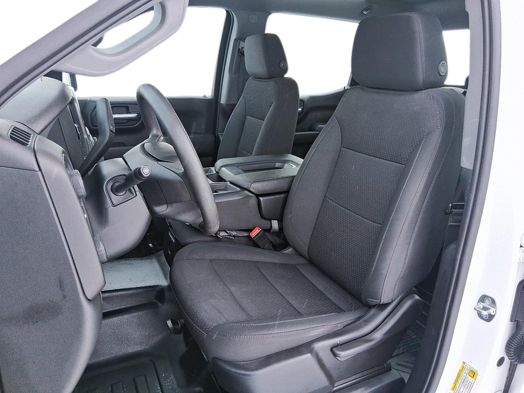 2023 Chevrolet Silverado 1500 Crew Cab 4x4 WT / Standard Box in Stratford, Ontario - 8 - w1024h768px