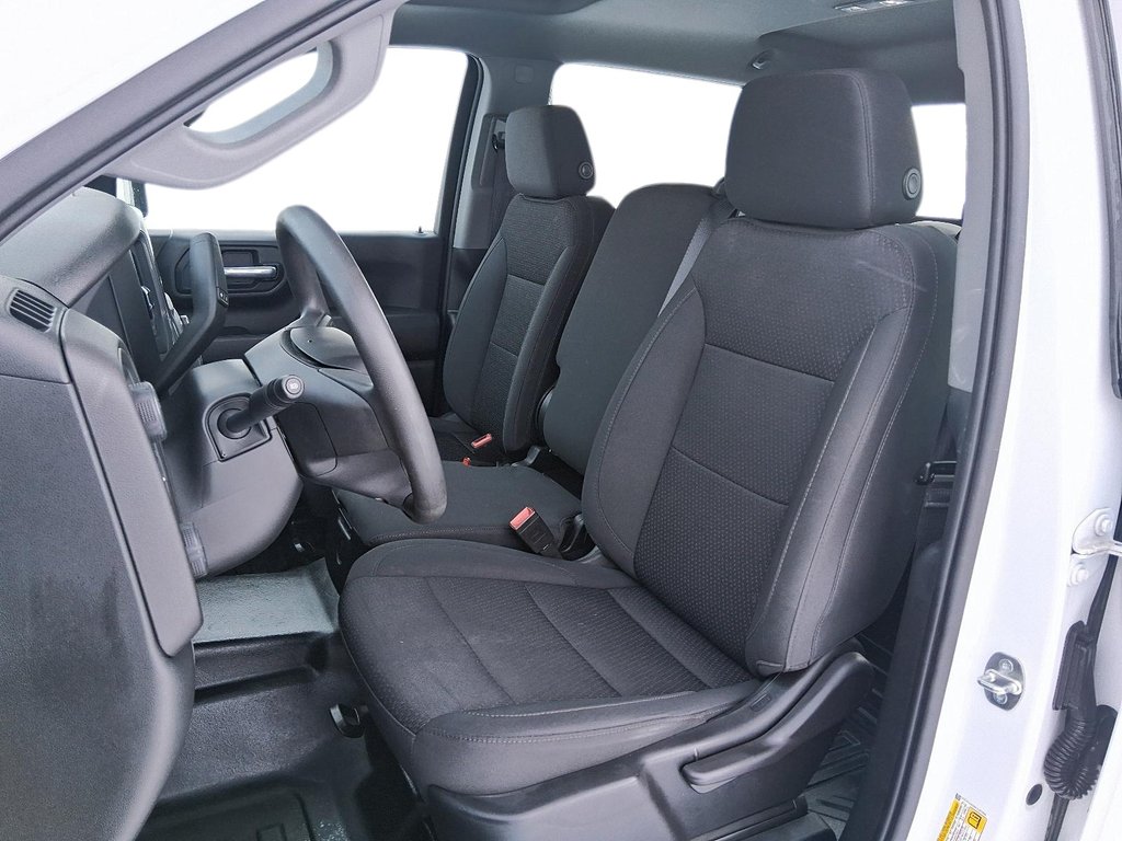 2023 Chevrolet Silverado 1500 Crew Cab 4x4 WT / Standard Box in Stratford, Ontario - 7 - w1024h768px