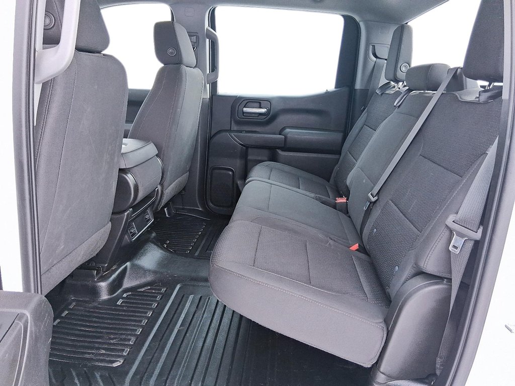 2023 Chevrolet Silverado 1500 Crew Cab 4x4 WT / Standard Box in Stratford, Ontario - 9 - w1024h768px