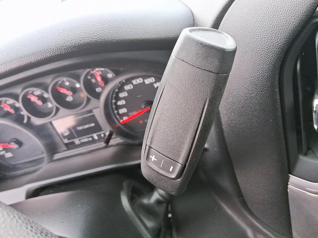 2023 Chevrolet Silverado 1500 Crew Cab 4x4 WT / Standard Box in Stratford, Ontario - 16 - w1024h768px